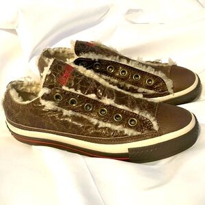 Fur-Trim Converse Sneakers 
Women’s 7.5 Distressed Brown